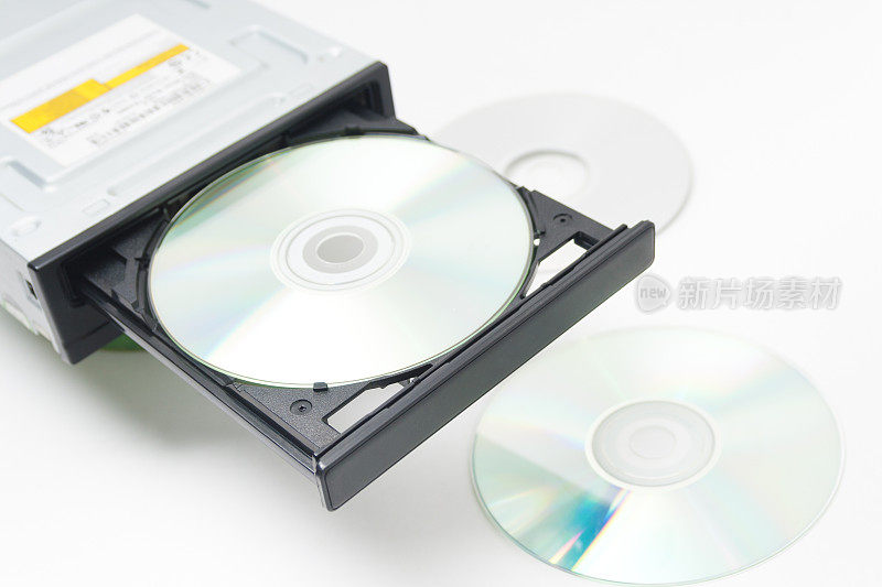 打开DVD / CD-ROM